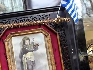 Φωτογραφία για «Εγώ, ο αγανακτισμένος Ελληνας» -Ενα σχόλιο στο FB που σπάει κόκαλα