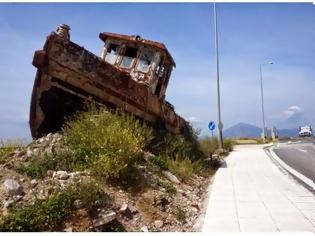 Φωτογραφία για Πάτρα: Τι κάνουν δυο πλοιάρια-φαντάσματα στον περίβολο του νέου λιμανιού;