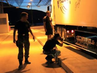 Φωτογραφία για 52χρονος συνελήφθη στην Πρέβεζα για διακίνηση παράνομης διακίνησης μεταναστών