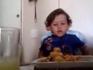 Φωτογραφία για Αυτό το μικρό αγόρι έκανε την μητέρα του να δακρύσει - Ακούστε τι της είπε! [video]