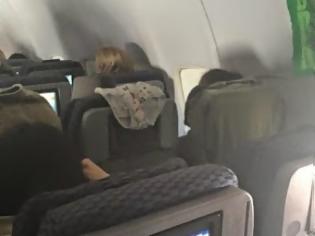 Φωτογραφία για Άξεστοι επιβάτες αεροπλάνου που δε θα άντεχες να συνταξιδέψεις μαζί τους [photos]
