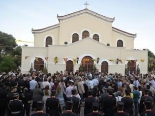 Φωτογραφία για Πλήθος πιστών στην Αγία Βαρβάρα - Μεγάλη η προσέλευση νέων ανθρώπων