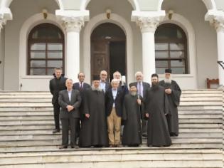 Φωτογραφία για 6464 - Πρώτη συνεδρίαση του νέου Διοικητικού Συμβουλίου της Αγιορειτικής Εστίας στις Καρυές του Αγίου Όρους