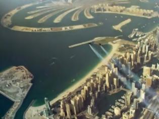 Φωτογραφία για Εκπληκτικό! Δύο τύποι πέταξαν πάνω από το Ντουμπάι με...[video]