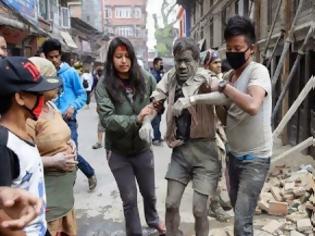 Φωτογραφία για Απίστευτη οργή για τους Έλληνες του Facebook που δηλώνουν ασφαλείς στο Νεπάλ [photo]