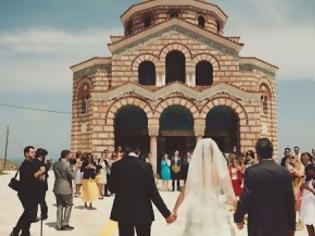 Φωτογραφία για Ο γάμος της χρονιάς στο Ηράκλειο - Ούτε που φαντάζεστε με τι πήγε στην εκκλησία ο γαμπρός! [photos]