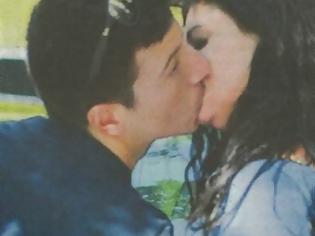 Φωτογραφία για Τα καυτά ...δημόσια φιλιά της Τάνιας Τρύπη με τον κατά 20 χρόνια νεότερο σύντροφό της