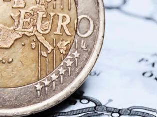 Φωτογραφία για Τριγμοί στο ευρώ από τις κόντρες για το χρέος