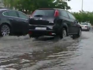 Φωτογραφία για Απίστευτα προβλήματα από την καταιγίδα στην Αττική - Δείτε βίντεο...