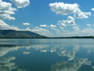 Φωτογραφία για Απίστευτο: Δείτε τι έκρυβε η λίμνη Καστοριάς για 7254 χρονιά! [photo]