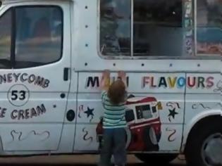 Φωτογραφία για BINTEO - ΣΟΚ! Φορτηγό περνά με μεγάλη ταχύτητα επάνω από παιδάκι... [video]