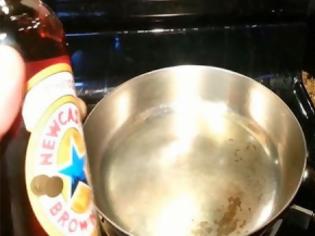 Φωτογραφία για Τι συμβαίνει όταν ρίξεις μπύρα μέσα σε ένα καυτό τηγάνι; [video]