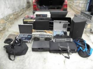Φωτογραφία για Βόλος: Σύλληψη 31χρονου για κλοπή ηχητικών μηχανημάτων