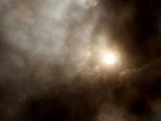 Φωτογραφία για Ασπρόπυργος: Πνίγεται η Αττική από τοξικό νέφος που προκάλεσε η πυρκαγιά