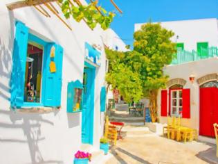Φωτογραφία για Ποιο ελληνικό νησί περιλαμβάνεται στα 14 πιο πολύχρωμα μέρη της Ευρώπης;
