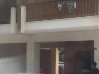 Φωτογραφία για Προθεσμία για να απολογηθεί πήρε ο αρχιφύλακας των ΜΑΤ για τον στραγγαλισμό της 7χρονης κόρης του