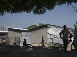 Φωτογραφία για Πώς ο Ερυθρός Σταυρός συγκέντρωσε 488 εκατ. δολ. αλλά έχτισε μόλις 6 σπίτια στην Αϊτή