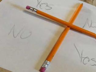 Φωτογραφία για charlie charlie challenge: Τι είναι ακριβώς αυτό το παιχνίδι που έγινε viral;