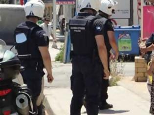 Φωτογραφία για Αγρίνιο: Επίθεση ΡΟΜΑ σε αστυνομικούς και πρόκληση ζημιών σε περιπολικά