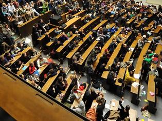 Φωτογραφία για Οι φοιτητές «τραγουδούν» τον πόνο τους στο Twitter για την εξεταστική περίοδο - Δίνουν...ρέστα με τα #exetastiκι_songs