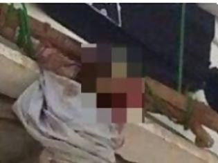 Φωτογραφία για ΕΙΚΟΝΕΣ ΠΟΥ ΚΟΒΟΥΝ ΤΗΝ ΑΝΑΣΑ: Η Αλ Κάιντα σταύρωσε και κρέμασε δύο «κατασκόπους» των ΗΠΑ στην Υεμένη [photos]