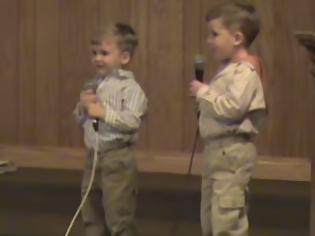 Φωτογραφία για ΑΠΙΣΤΕΥΤΟ: Όταν αυτός ο μικρός άρχισε να τραγουδά όλοι έμειναν με ανοικτό το στόμα [video]