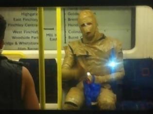 Φωτογραφία για ΑΥΤΟΙ είναι οι πιο περίεργοι άνθρωποι που μπορεί να συναντήσεις στο μετρό