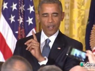 Φωτογραφία για Ο Ομπάμα όπως δεν τον έχετε ξαναδεί: Ποιον διώχνει εκνευρισμένος, από το Λευκό Οίκο; [photo]
