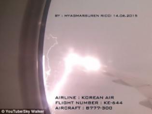 Φωτογραφία για Κεραυνός χτυπάει Boeing της Korean Air Lines [video]