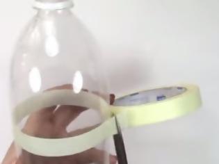 Φωτογραφία για ΤΕΛΕΙΟ: Πως να φτιάξεις βραχιόλια από πλαστικό μπουκάλι... [video]