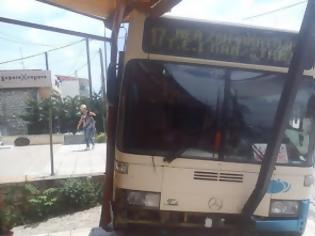 Φωτογραφία για Λεωφορείο του αστικού ΚΤΕΛ,έπεσε σε φούρνο... [photos]