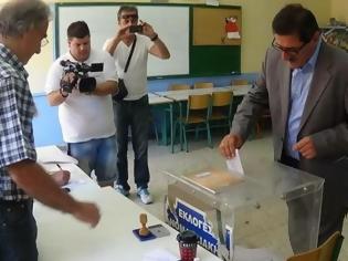 Φωτογραφία για Πάτρα: Στο Στρούμπειο ψήφισε ο Δήμαρχος Κώστας Πελετίδης