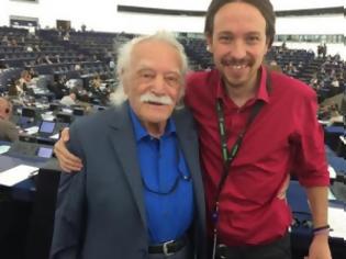 Φωτογραφία για Ο Πάμπλο Ιγκλέσιας αγκαλιά με τον Γλέζο στο ευρωπαϊκό κοινοβούλιο
