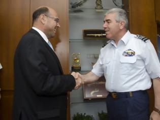 Φωτογραφία για Συνάντηση προέδρου ΕΚΑΒ με το Γενικό Επιτελείο Αεροπορίας για τις αεροδιακομιδές