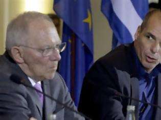 Φωτογραφία για Βαρουφάκης: Ο Σόιμπλε θέλει Grexit για να συνετίσει τους Γάλλους