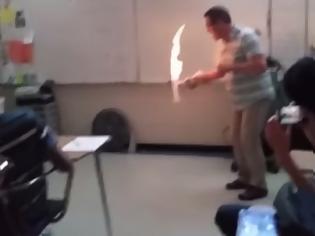 Φωτογραφία για Ένας εκπαιδευτικός αποφάσισε να κάνει ένα πείραμα στην τάξη…. Στην συνέχεια συνέβη αυτό! [video]