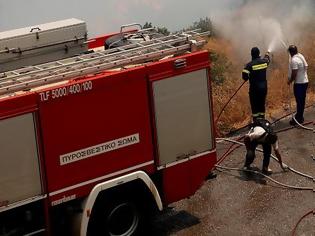 Φωτογραφία για Τώρα: Μεγάλη φωτιά στην Πάλαιρο Αιτωλοακαρνανίας σε απόσταση αναπνοής από κατοικίες