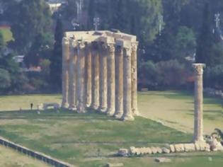 Φωτογραφία για Οι στύλοι του Ολυμπίου Διός - Πώς γκρεμίστηκαν οι περισσότερες από τις 104 κολώνες που ζύγιζαν 364 τόνους…