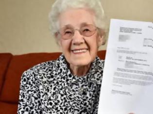 Φωτογραφία για Μπροστά σε μία έκπληξη βρέθηκε η 99χρονη Βρετανίδα...