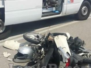 Φωτογραφία για ΤΡΑΓΩΔΙΑ: Μετωπική αυτοκινήτου με μηχανάκι - Σκοτώθηκε Λαμιώτης δικυκλιστής