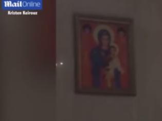Φωτογραφία για Χαμός στο διαδίκτυο: Βίντεο δείχνει μια εικόνα της Παναγίας να κινεί τα χείλη της κατά την προσευχή