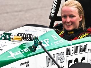 Φωτογραφία για Γυναίκα έσπασε το ρεκόρ επιτάχυνσης οχήματος που είναι ταχύτερο και από Formula 1