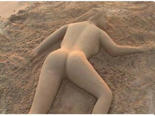 Φωτογραφία για Ηλεία: Ο καλλιτέχνης της άμμου που εντυπωσιάζει τους λουόμενους