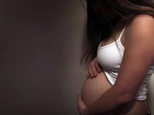 Φωτογραφία για ΣΟΚ: Έμεινε έγκυος από τον 12χρονο φίλο του γιου της