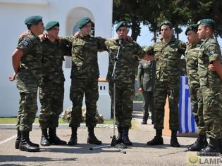 Φωτογραφία για Το ριζίτικο τραγούδι των Καταδρομέων της 1ης ΜΑΛ - Ράγισαν και οι πέτρες στο Μάλεμε! (ΒΙΝΤΕΟ)