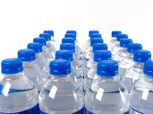 Φωτογραφία για Ποιους κινδύνους κρύβουν τα πλαστικά μπουκάλια που ξαναχρησιμοποιούνται
