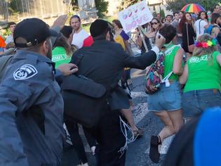 Φωτογραφία για Φανατικός Εβραίος μαχαιρώνει έξι άτομα στο Gay Pride Parade στην Ιερουσαλήμ.