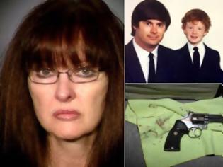 Φωτογραφία για ΣΟΚ: Μητέρα πυροβόλησε τον γιο της με το όπλο που είχε σκοτώσει και τον πατέρα του προ 20ετίας