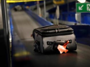 Φωτογραφία για Σοκ στην Ισπανία - 27χρονος μετανάστης νεκρός σε βαλίτσα [photos]