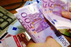 Απ'τα... στρώματα στις τράπεζες - Δείτε πόσα χρήματα επέστρεψαν στους λογαριασμούς από τις 20 Ιουλίου